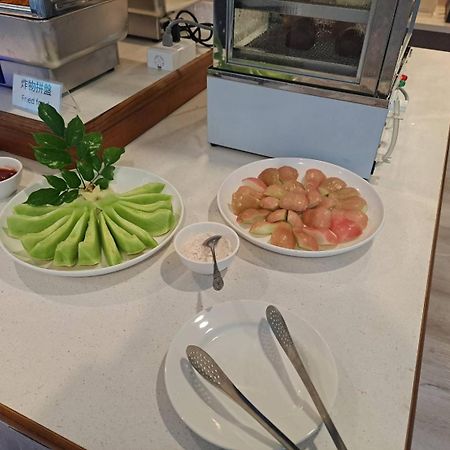 Champion Hotel Тайпей Екстериор снимка