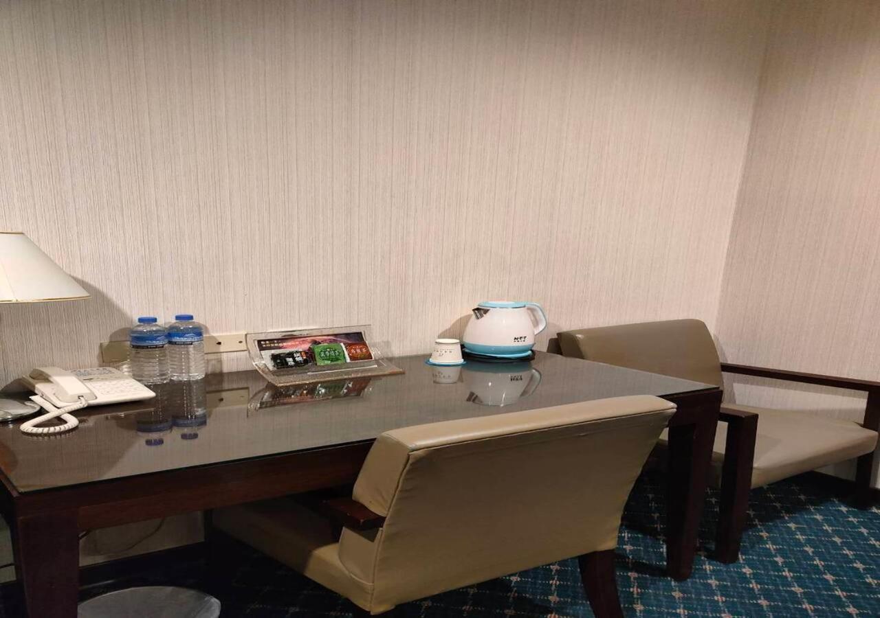 Champion Hotel Тайпей Екстериор снимка