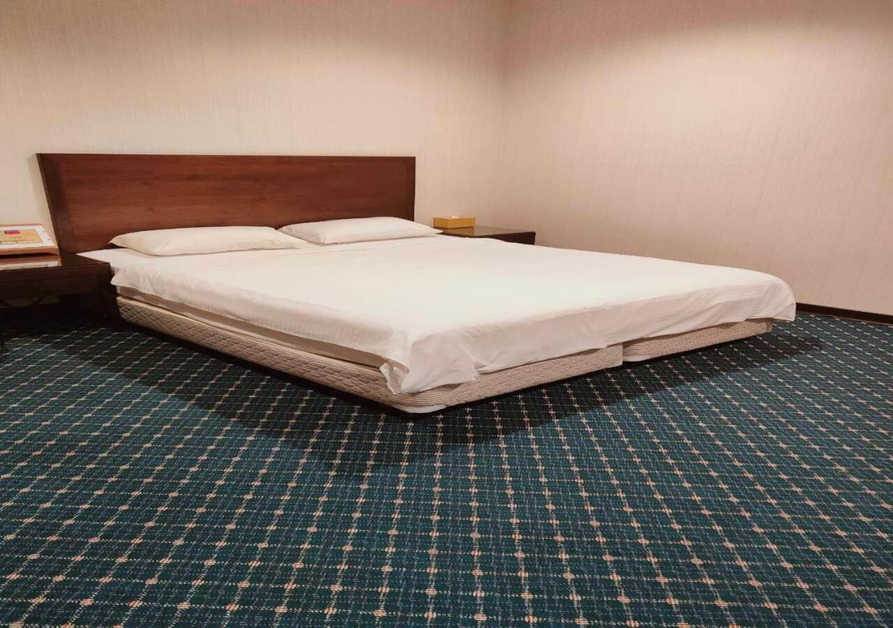 Champion Hotel Тайпей Екстериор снимка