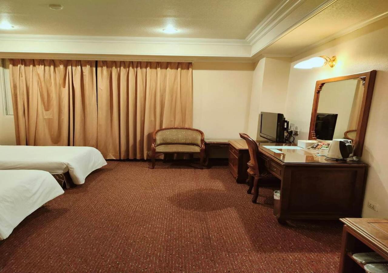 Champion Hotel Тайпей Екстериор снимка