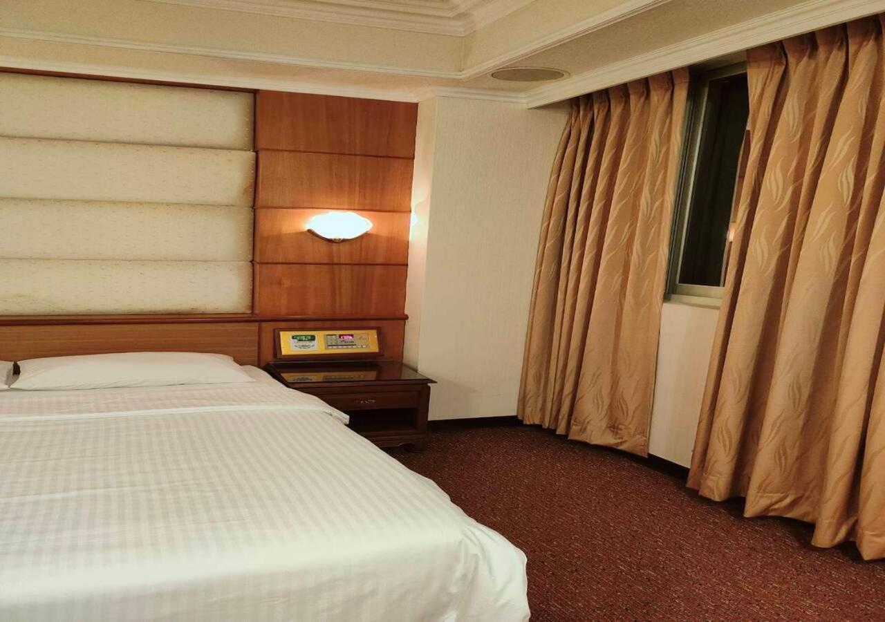 Champion Hotel Тайпей Екстериор снимка