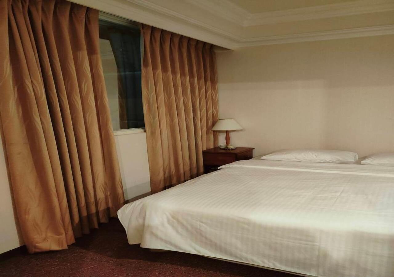 Champion Hotel Тайпей Екстериор снимка