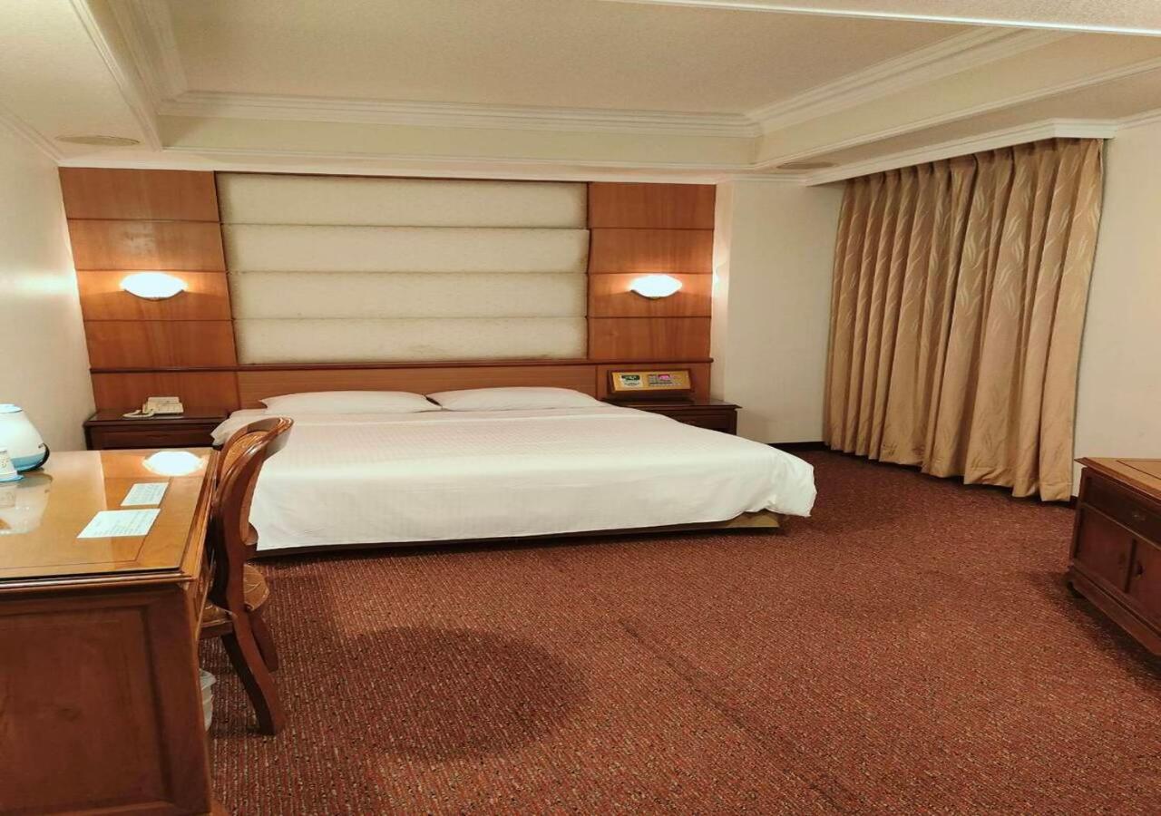 Champion Hotel Тайпей Екстериор снимка