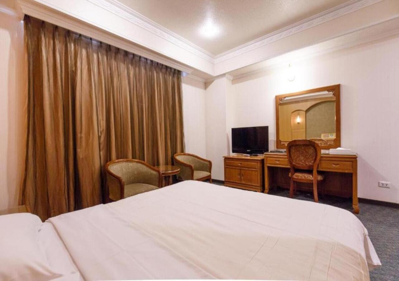 Champion Hotel Тайпей Екстериор снимка