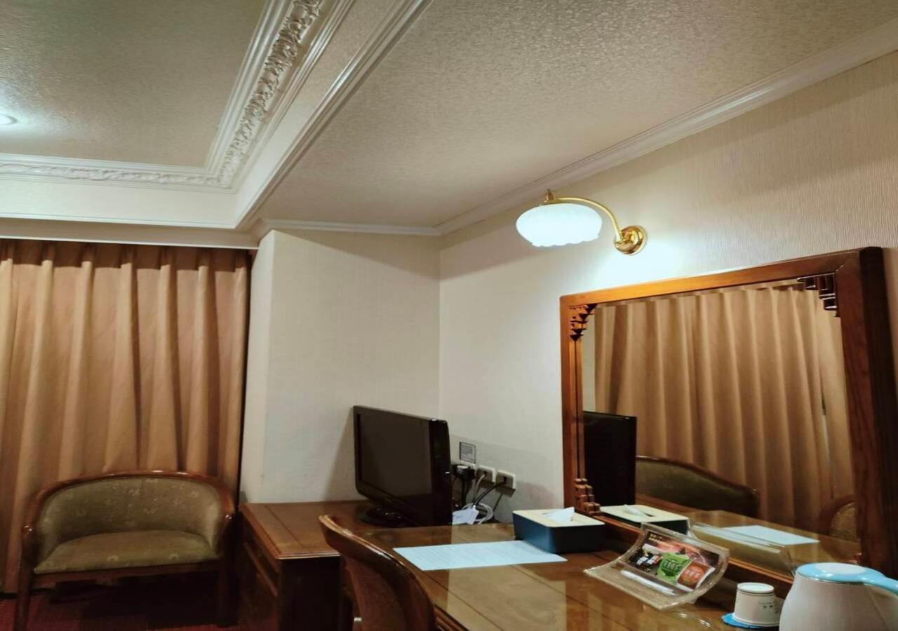 Champion Hotel Тайпей Екстериор снимка