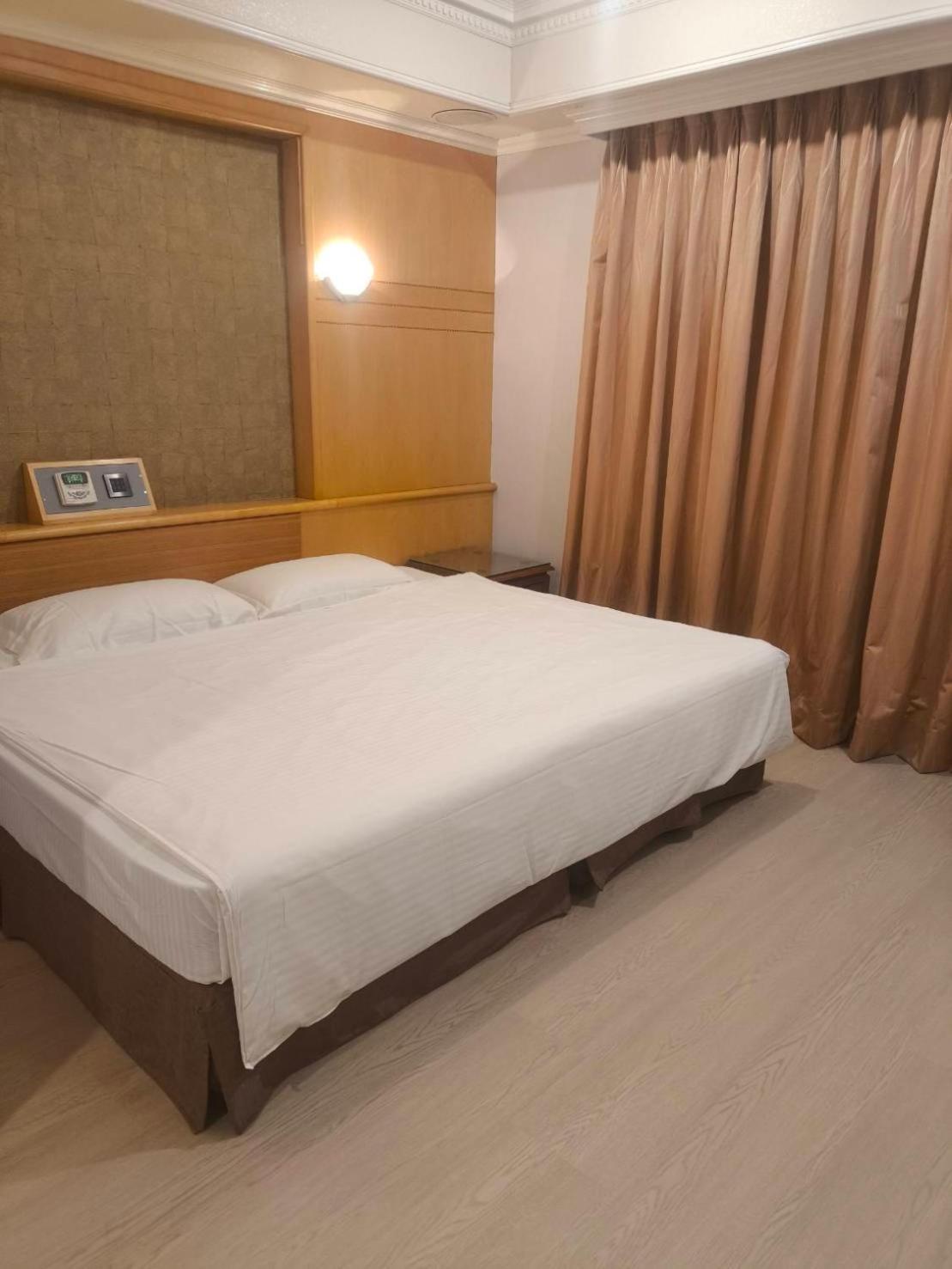 Champion Hotel Тайпей Екстериор снимка