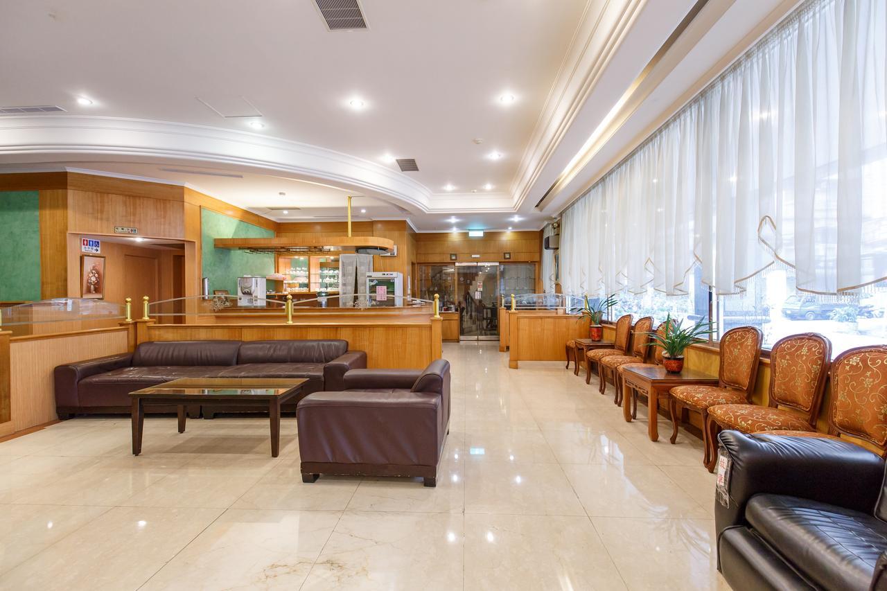 Champion Hotel Тайпей Екстериор снимка