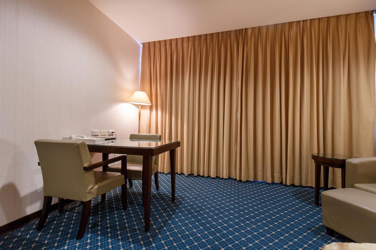 Champion Hotel Тайпей Екстериор снимка