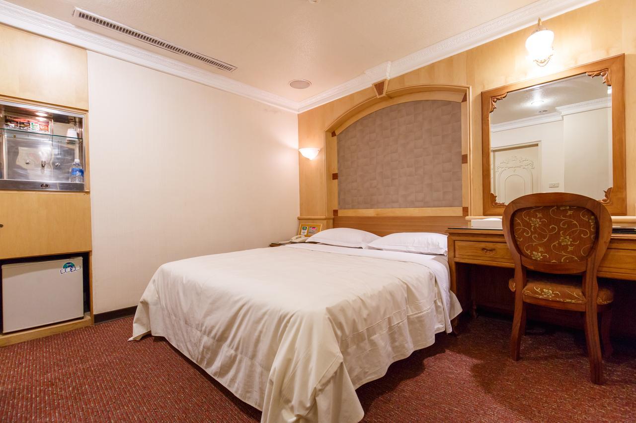 Champion Hotel Тайпей Екстериор снимка
